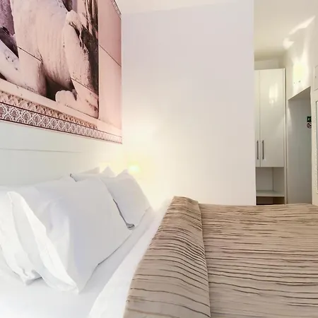 Guest house Urban I****